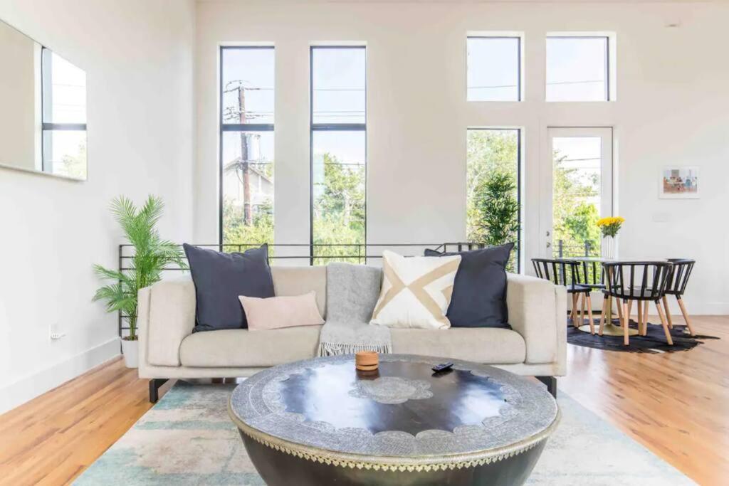 דאלאס Glamorous Perfectly Located Luxury 2 Bed Townhome מראה חיצוני תמונה