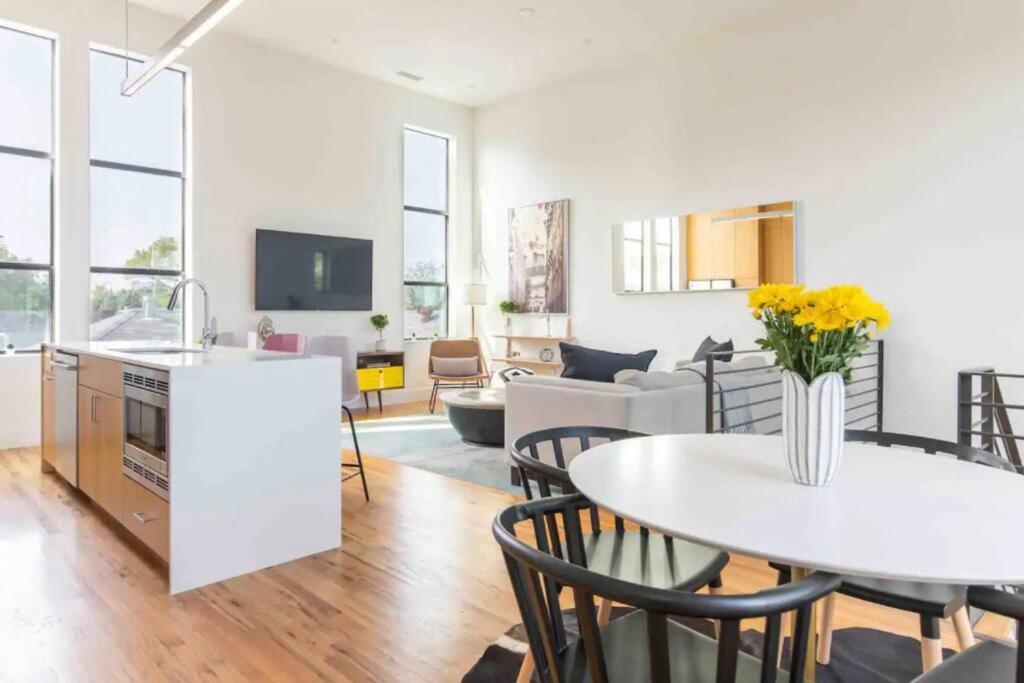 דאלאס Glamorous Perfectly Located Luxury 2 Bed Townhome מראה חיצוני תמונה
