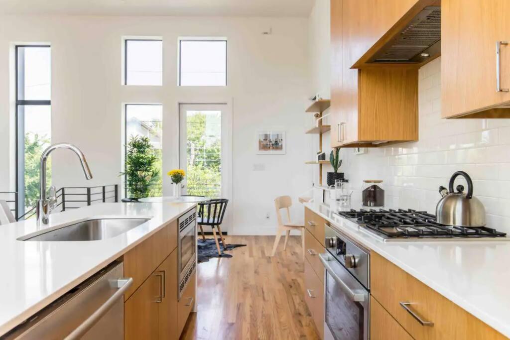 דאלאס Glamorous Perfectly Located Luxury 2 Bed Townhome מראה חיצוני תמונה
