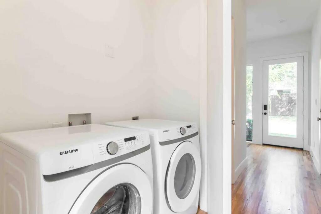 דאלאס Glamorous Perfectly Located Luxury 2 Bed Townhome מראה חיצוני תמונה